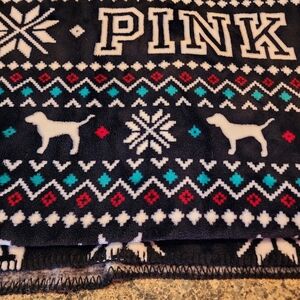 Victoria's Secret PINK Cozy Patterned/Reversible Blanket 50 x 60, NWOT
